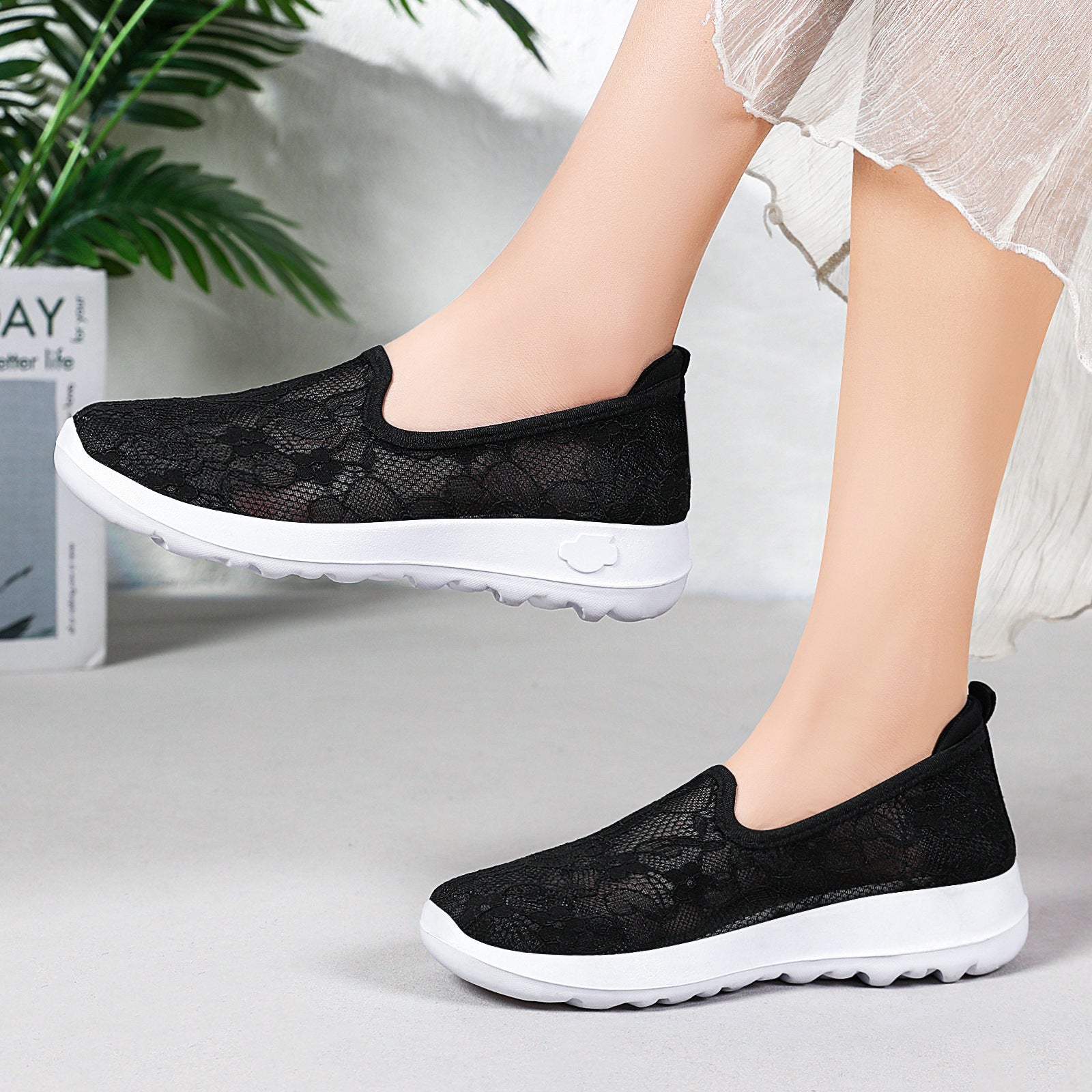 New summer women's lace breathable slip-on comfortable shoes